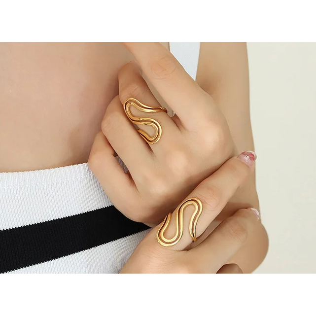 Geometric 18K Hollow Line Rings