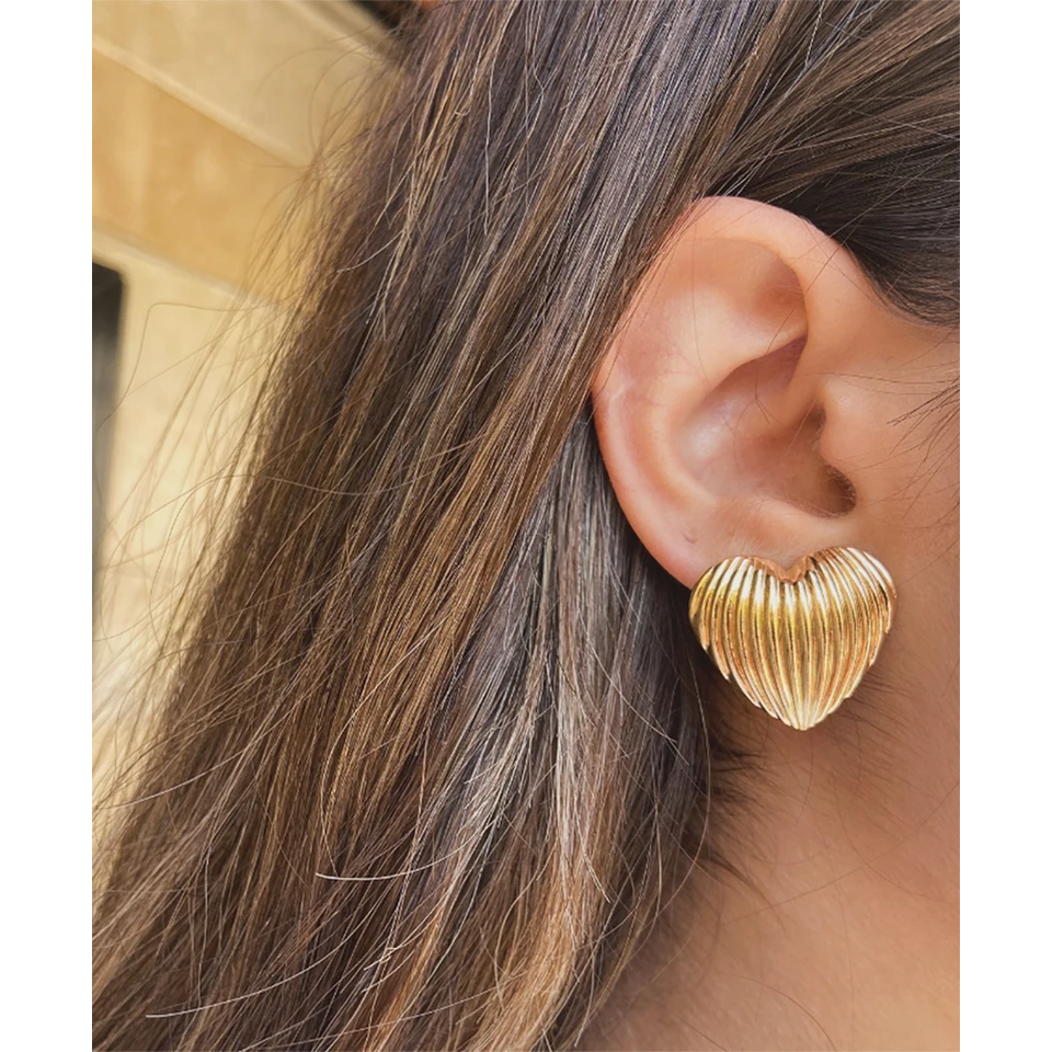 Catalina 18K Scallop Heart Earrings