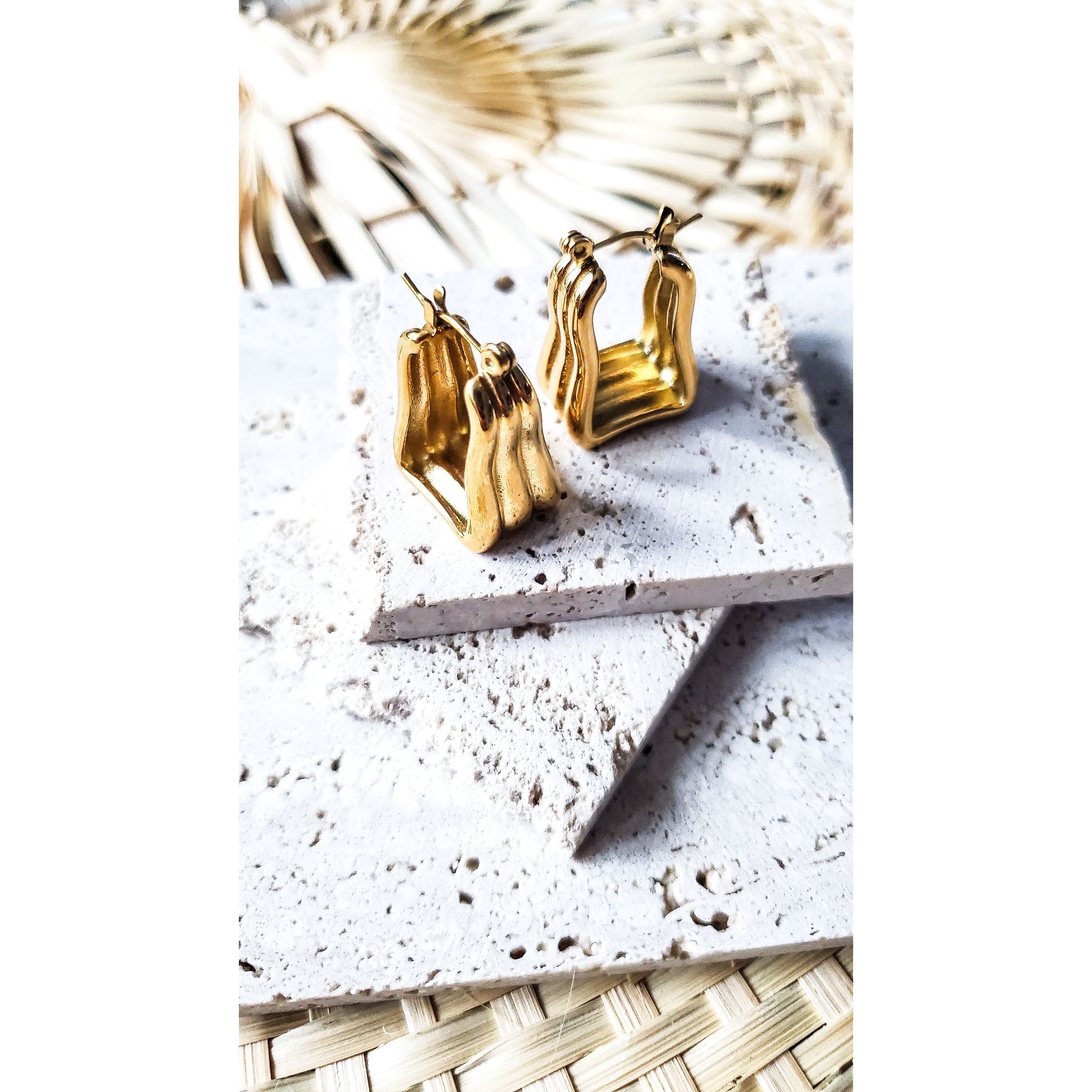 Wavy 18K Square Hoop Earrings
