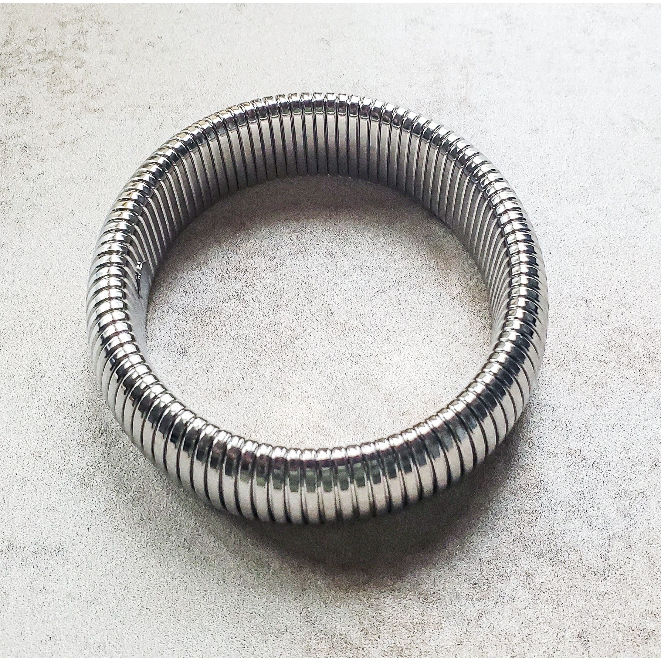 Reese 18K Ribbed Bangle Bracelet