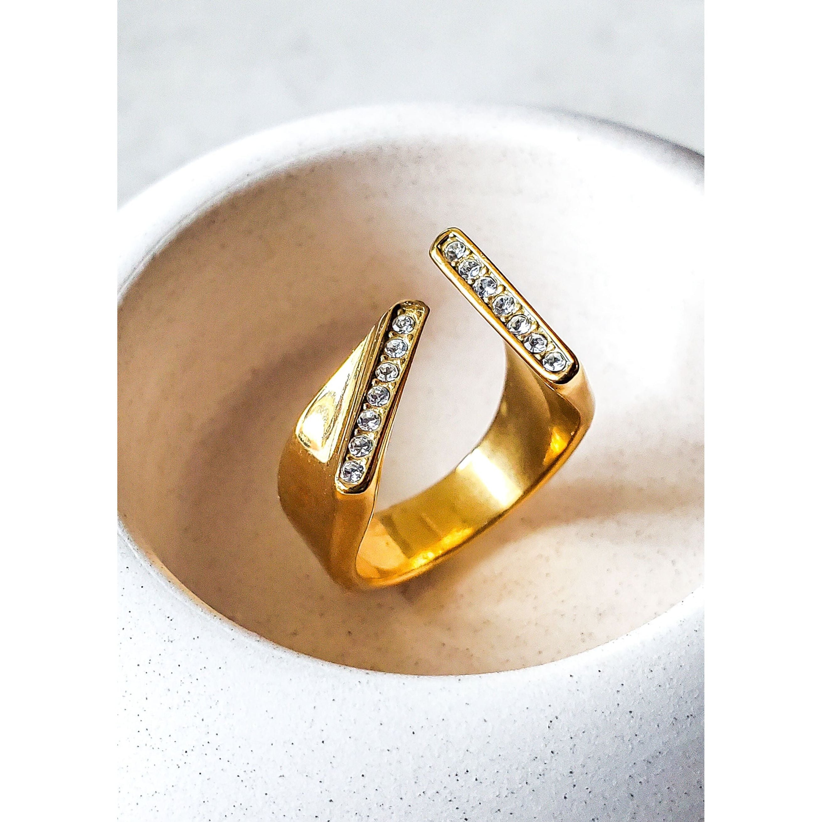 Vienna 18K Open CZ Irregular Ring