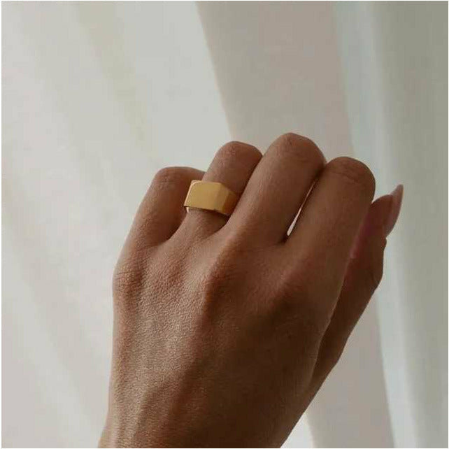 Goldie 18K Gold Thick Bar Ring