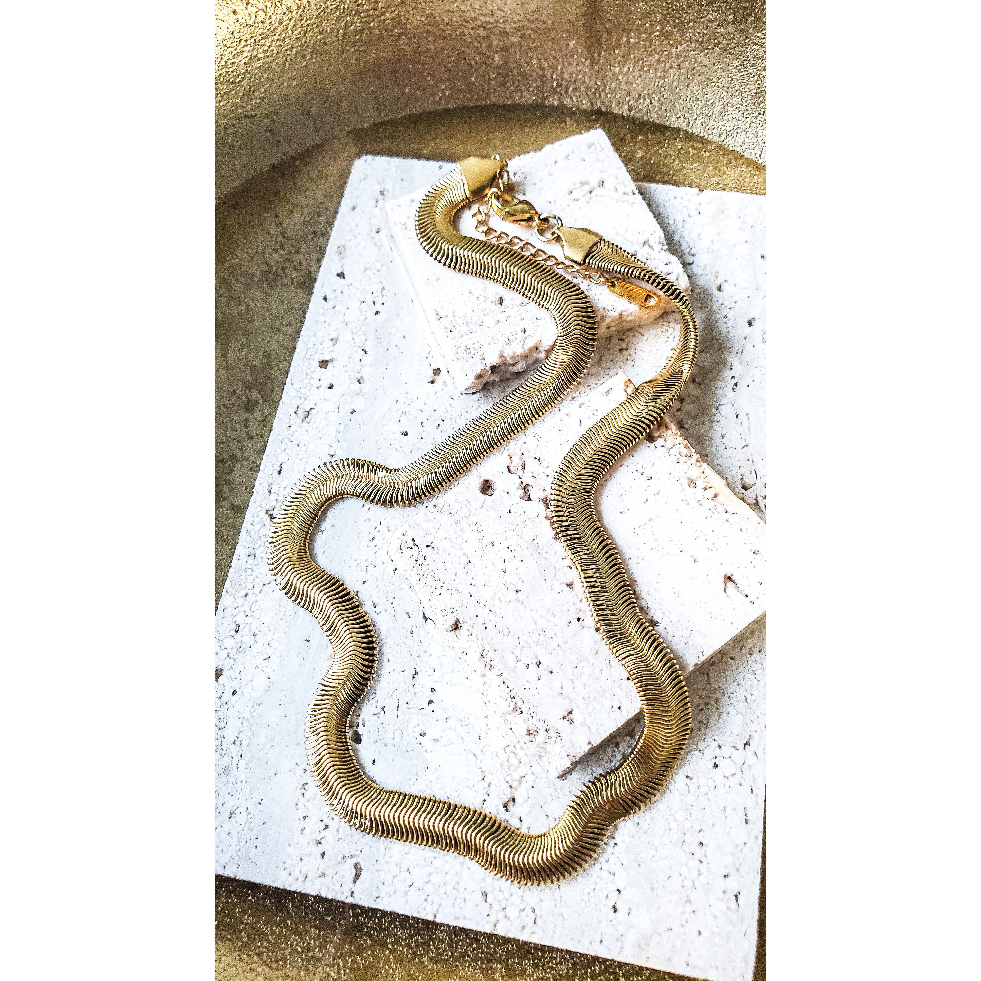 Yumie 18K 8mm Serpentine Snake Bone Necklace