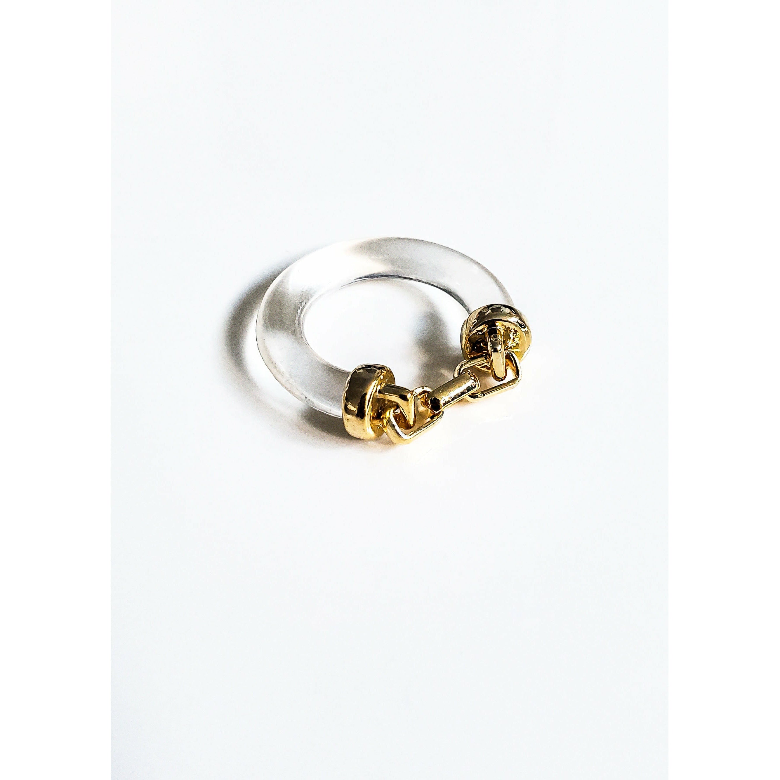 Claire Chain Acrylic Ring